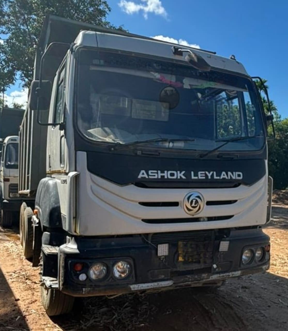 ASHOK LEYLAND TIPPER